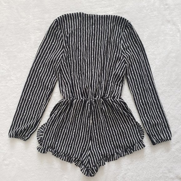 HAUTE MONDE Stripe Tie Front Fully Lined Long Sleeve Romper SZ S - Picture 5 of 15